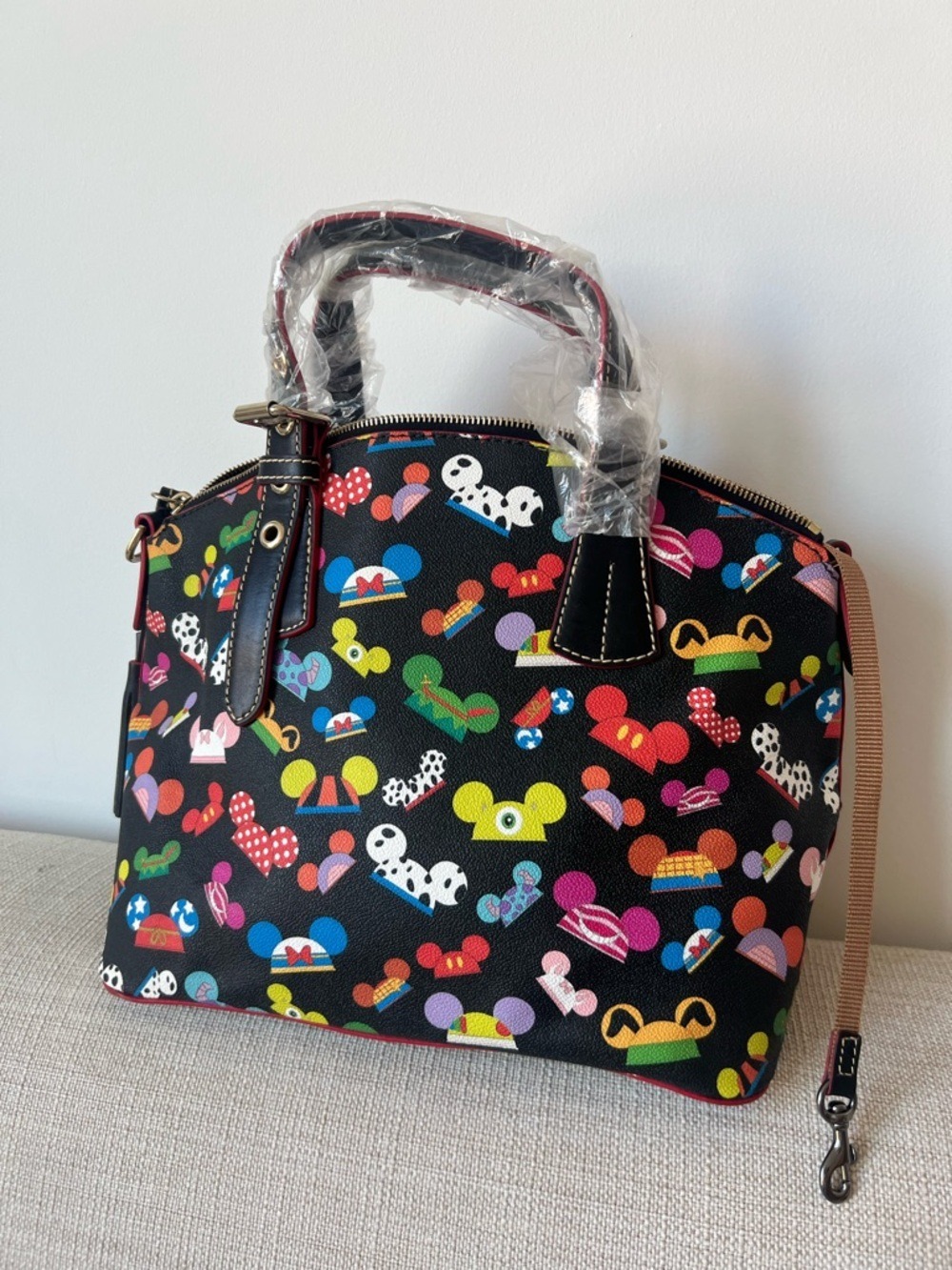 Dooney & Bourke “I Am Ear Hat” Disney Mickey Hat Satchel Shoulder Bag NWT - Picture 4 of 9